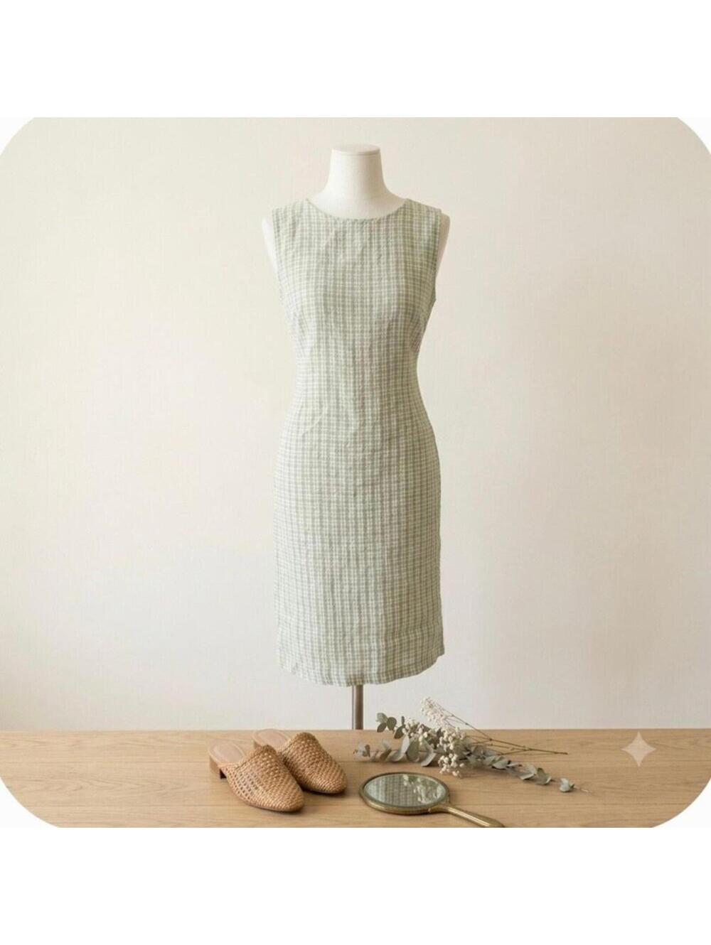 Express vintage 90’s picnic plaid wiggle friends Rachel Greene light academia
